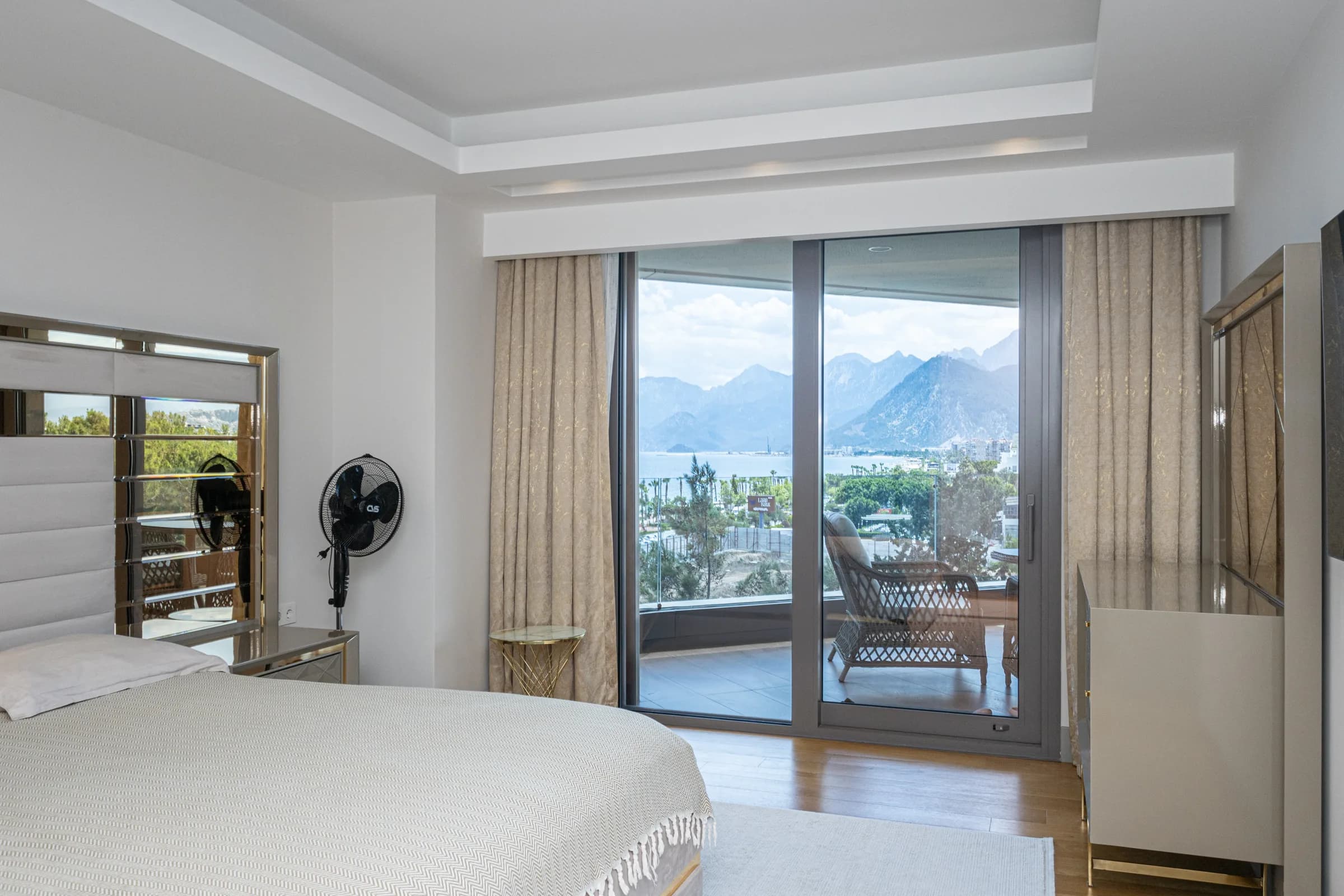 Konyaaltı'nda Denize Sıfır 3+1 Sun Is Blue Residence fotoğraf 18