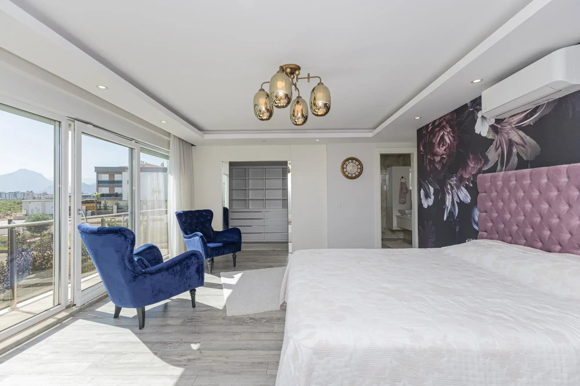 Döşemealtı'nda Full Eşyalı Kiralık 4+1 Site İçi Müstakil Villa fotoğraf 32