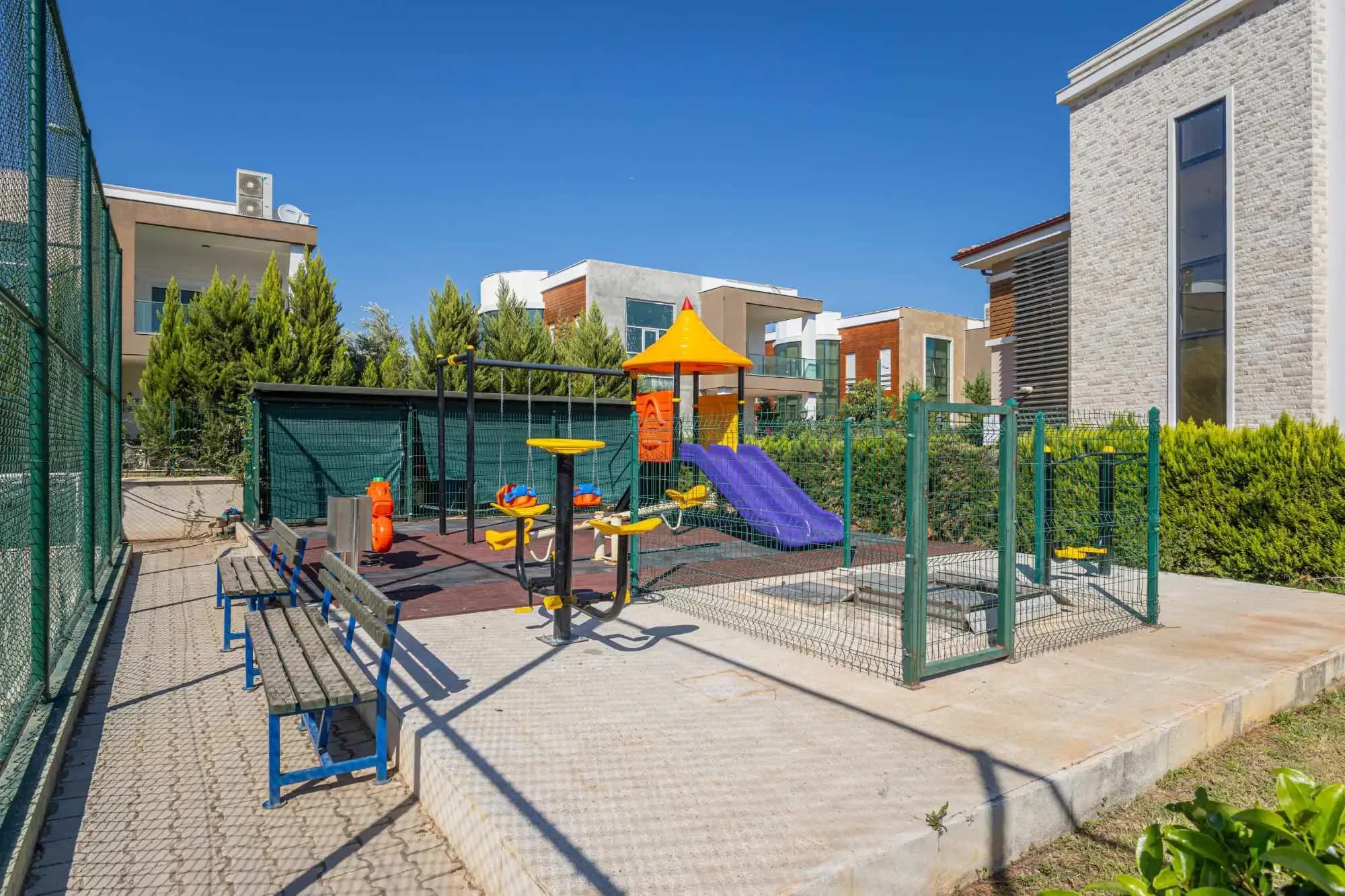Döşemealtı'nda Full Eşyalı Kiralık 4+1 Site İçi Müstakil Villa fotoğraf 60