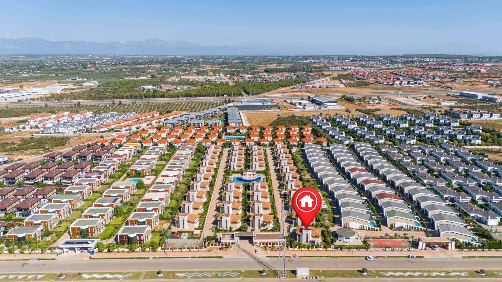 Döşemealtı'nda Full Eşyalı Kiralık 4+1 Site İçi Müstakil Villa fotoğraf 62