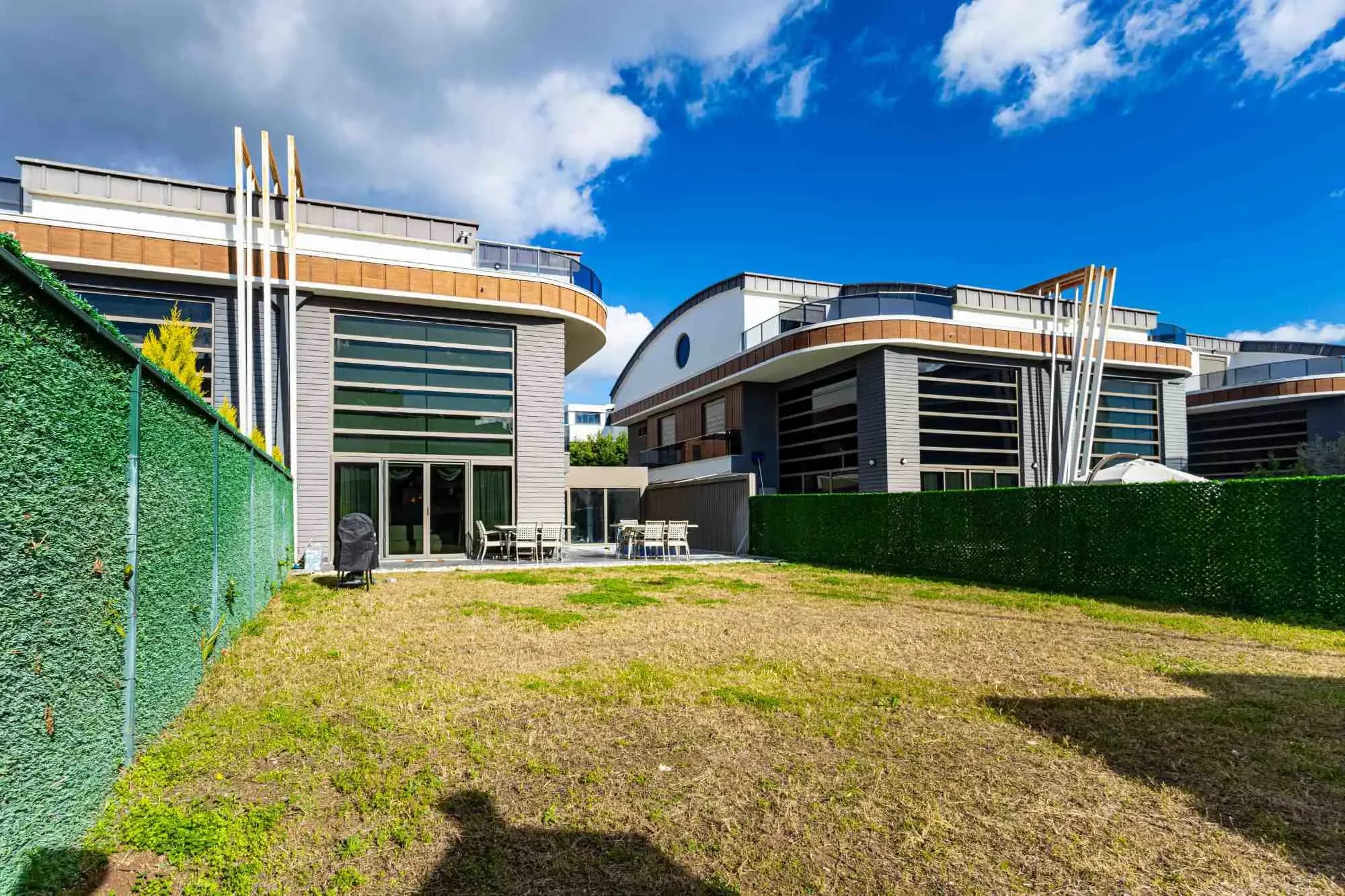 Mollayusuf'ta Site İçinde Müstakil Havuzlu Villa