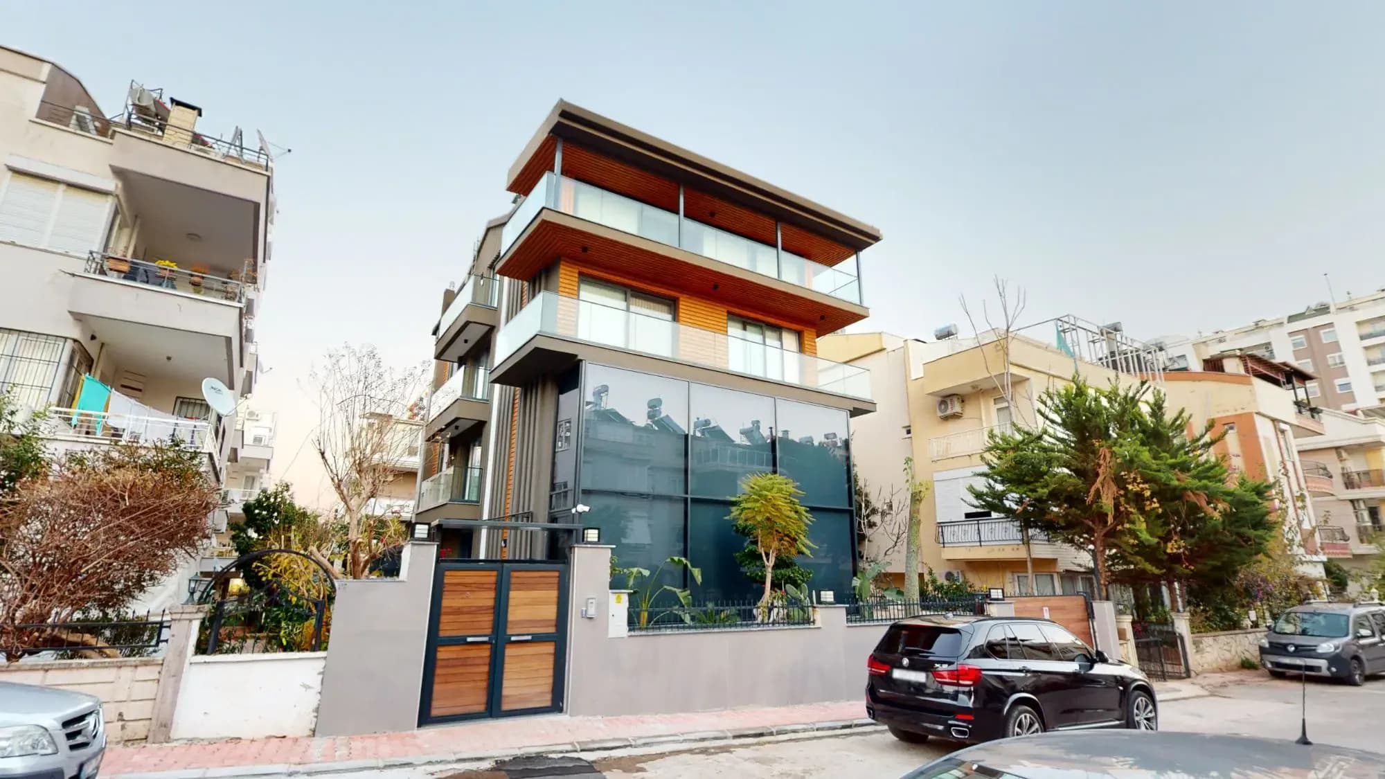 Konyaaltı'nda Denize 400 m Mesafede Müstakil Villa