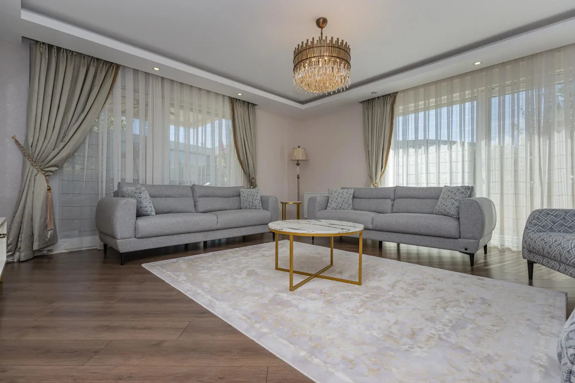 Döşemealtı'nda Full Eşyalı Kiralık 4+1 Site İçi Müstakil Villa fotoğraf 11