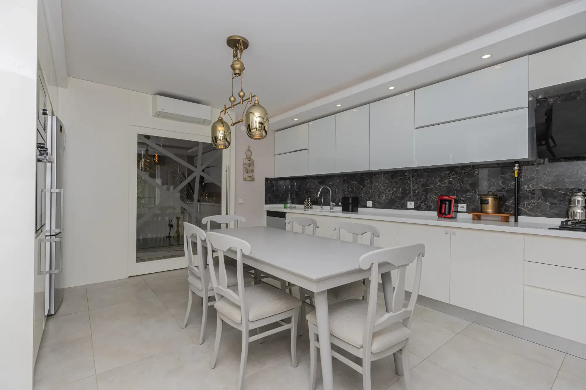 Döşemealtı'nda Full Eşyalı Kiralık 4+1 Site İçi Müstakil Villa fotoğraf 16