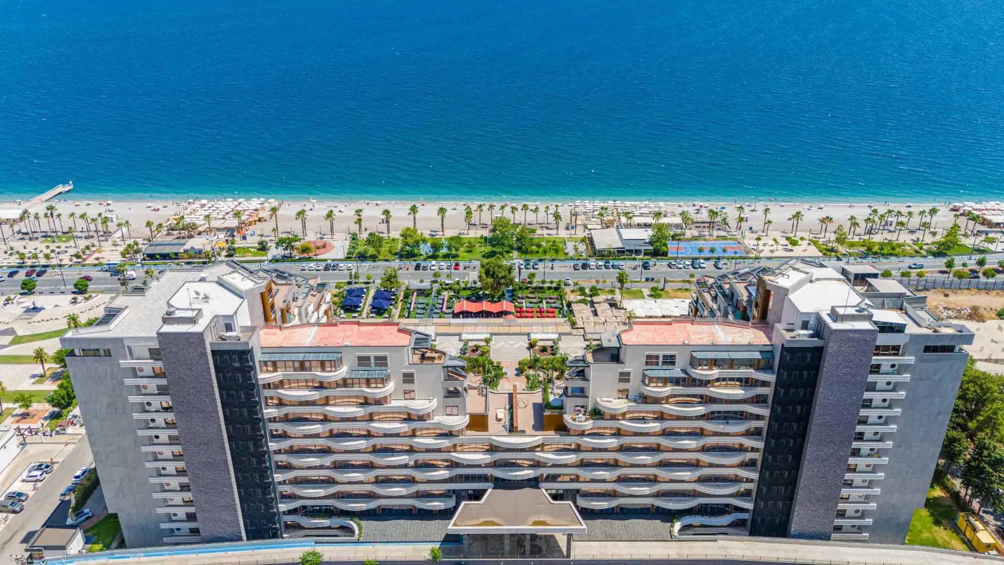 Konyaaltı'nda Denize Sıfır 4+1 Full Manzara Sun Is Blue Residence