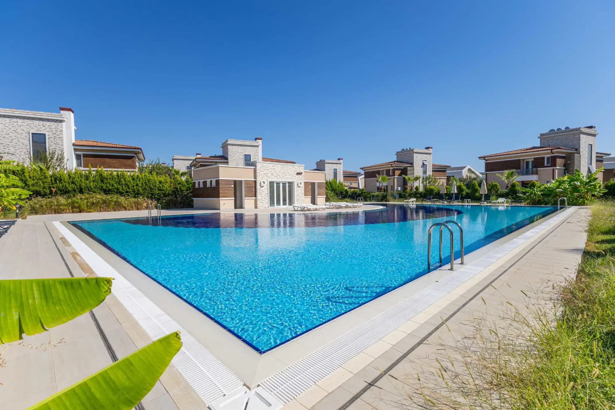Döşemealtı'nda Full Eşyalı Kiralık 4+1 Site İçi Müstakil Villa fotoğraf 56