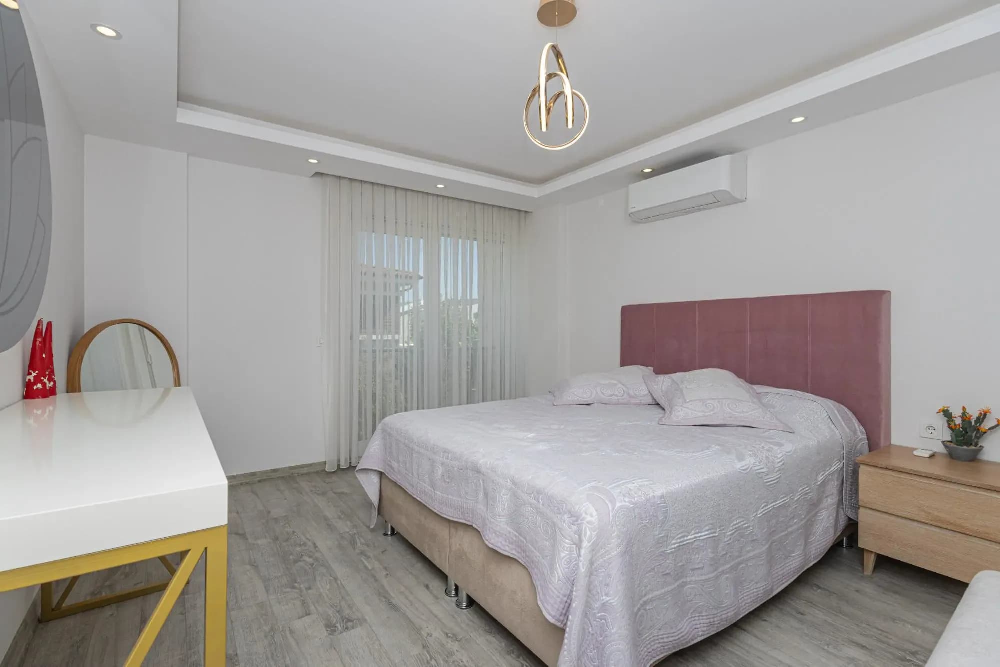 Döşemealtı'nda Full Eşyalı Kiralık 4+1 Site İçi Müstakil Villa fotoğraf 40