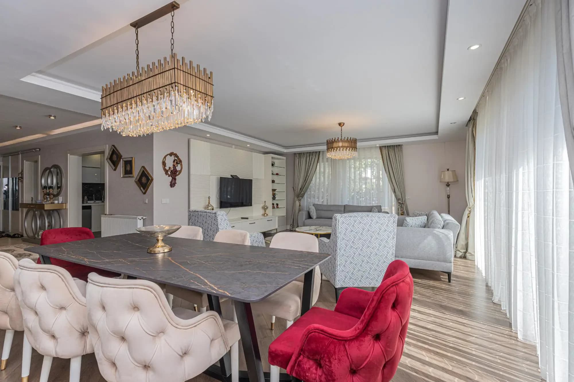 Döşemealtı'nda Full Eşyalı Kiralık 4+1 Site İçi Müstakil Villa fotoğraf 3